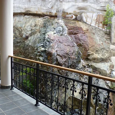 Hotel Mountain Rose Garden