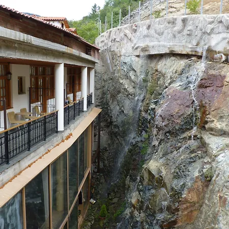 Mountain Rose Garden 2*