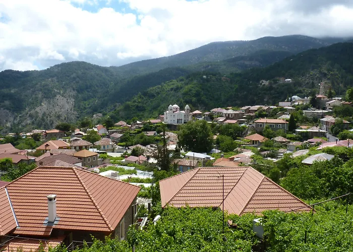 Mountain Rose Garden Hotel Pedhoulas